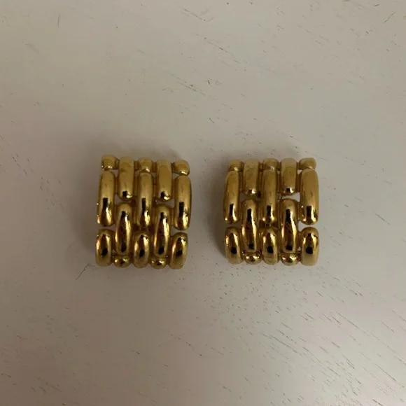 GIVENCHY VINTAGE PARIS NEW YORK LARGE GOLD PLATE CLIP ON EARRINGS - Picture 5 of 12